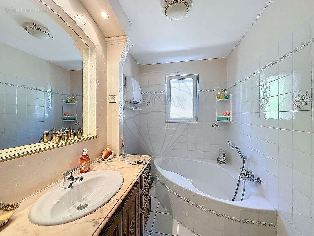 Maison à BOISSET-ET-GAUJAC