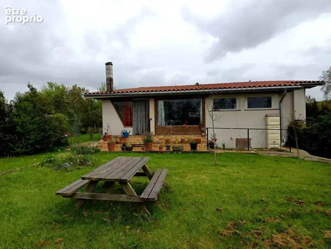 Maison des hauteurs avec vue dégagée et fort potentiel – 1300 m² de terrain - photo 2