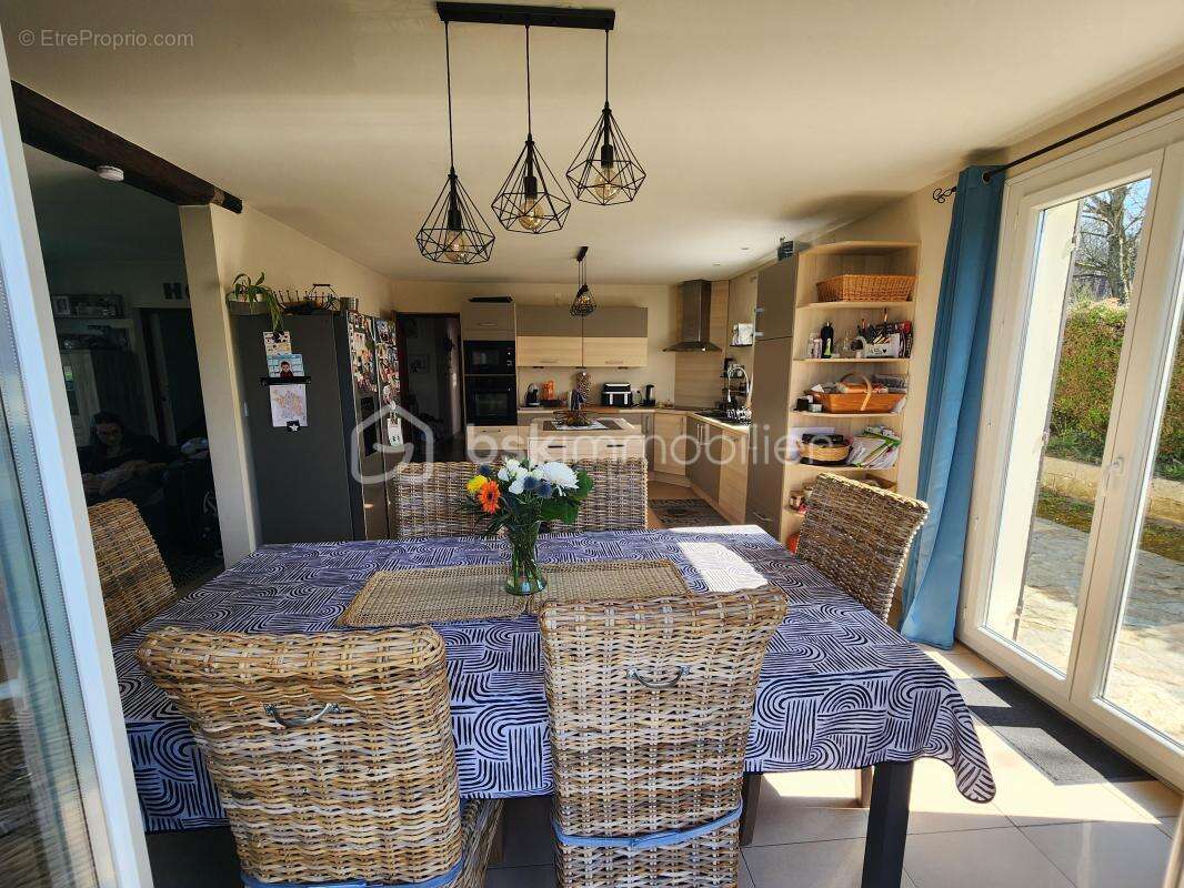 Maison à VILLEMARECHAL