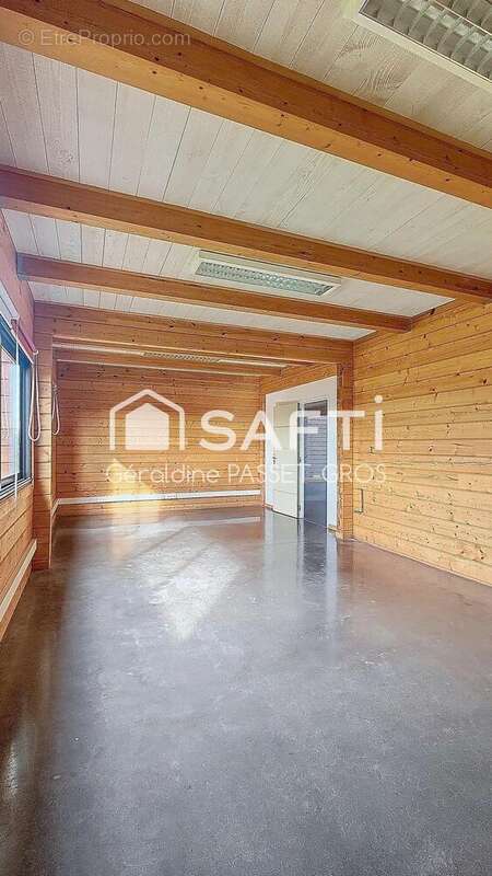 Photo 6 - Commerce à MONTELIER