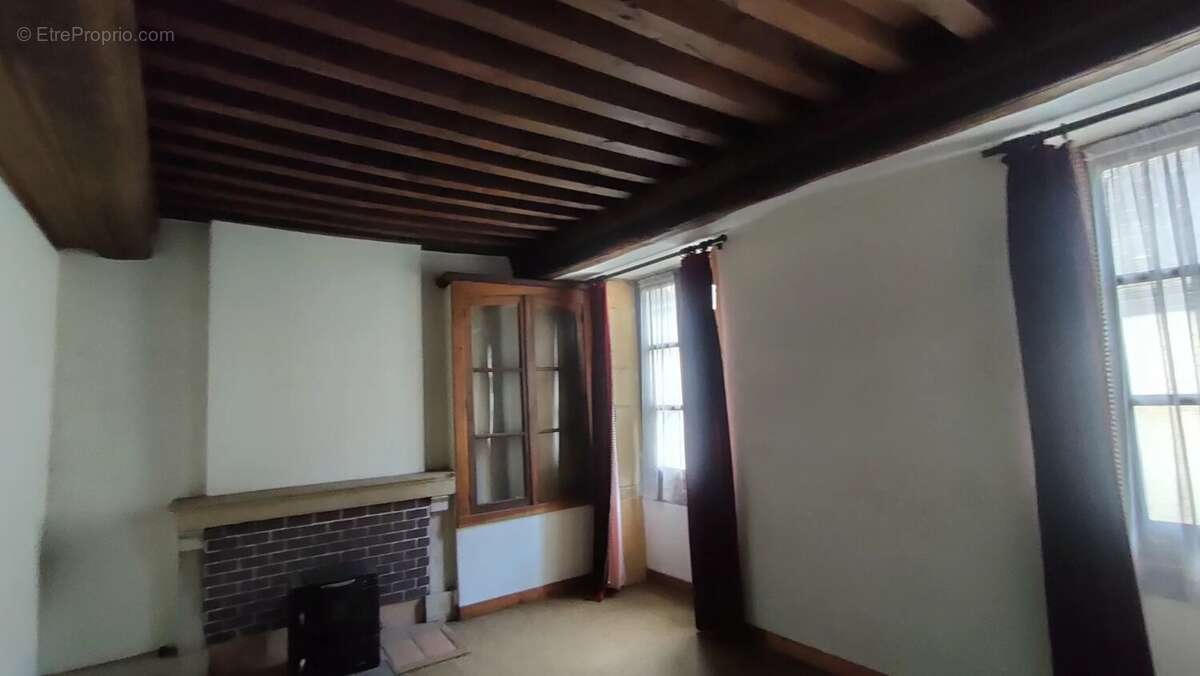 Appartement à CHAROLLES