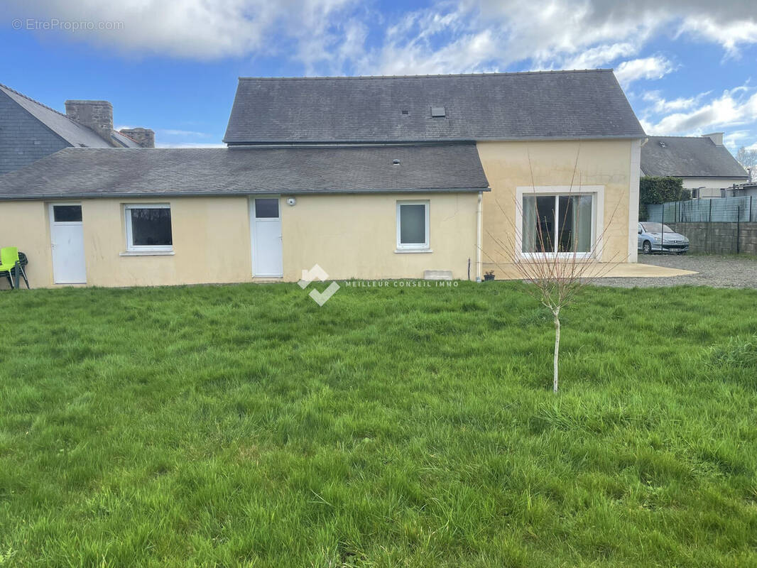 Maison à YFFINIAC