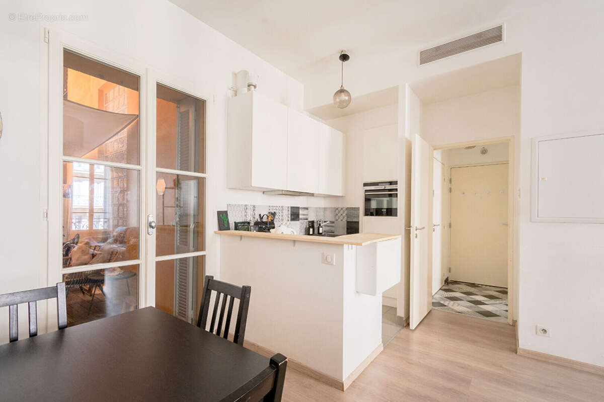 Appartement à MARSEILLE-2E