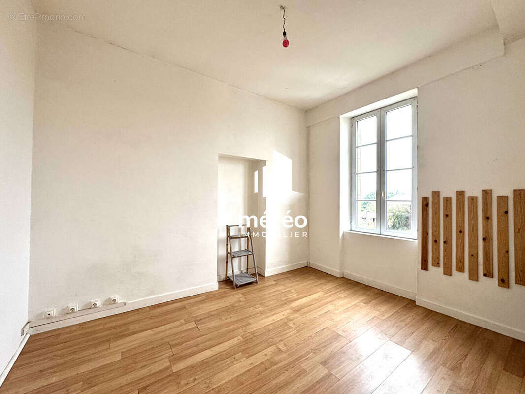 Appartement à LES MAGNILS-REIGNIERS