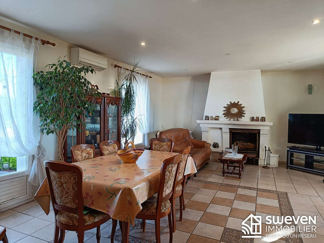 Maison à CASTELNAU-PICAMPEAU