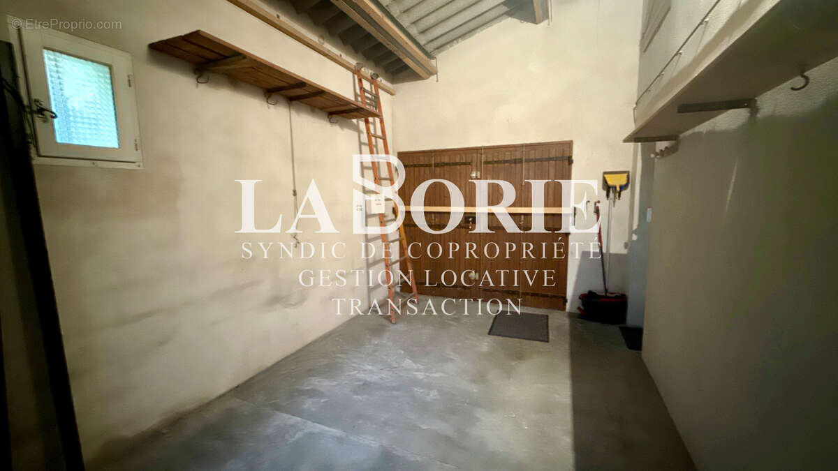 GORDES   Élégante propriété au cœur d'une oliveraie d'un hectare - photo 12