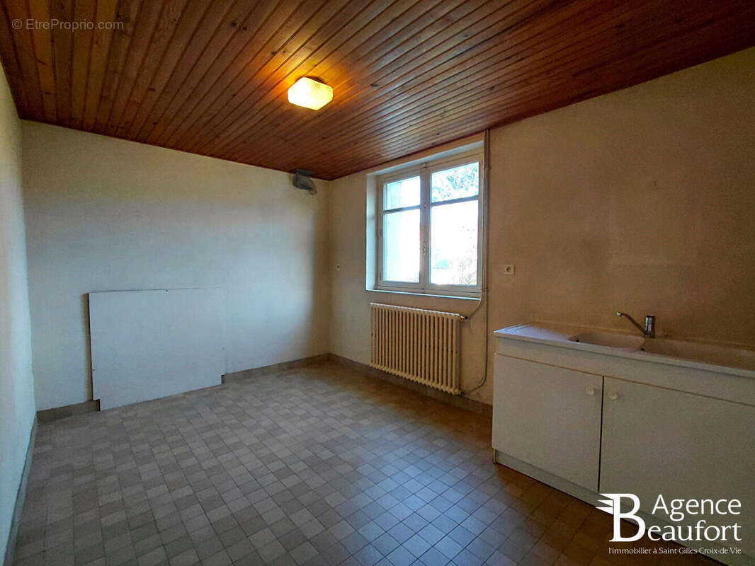 Maison 2 chambres + bureau - Le Fenouiller - photo 7