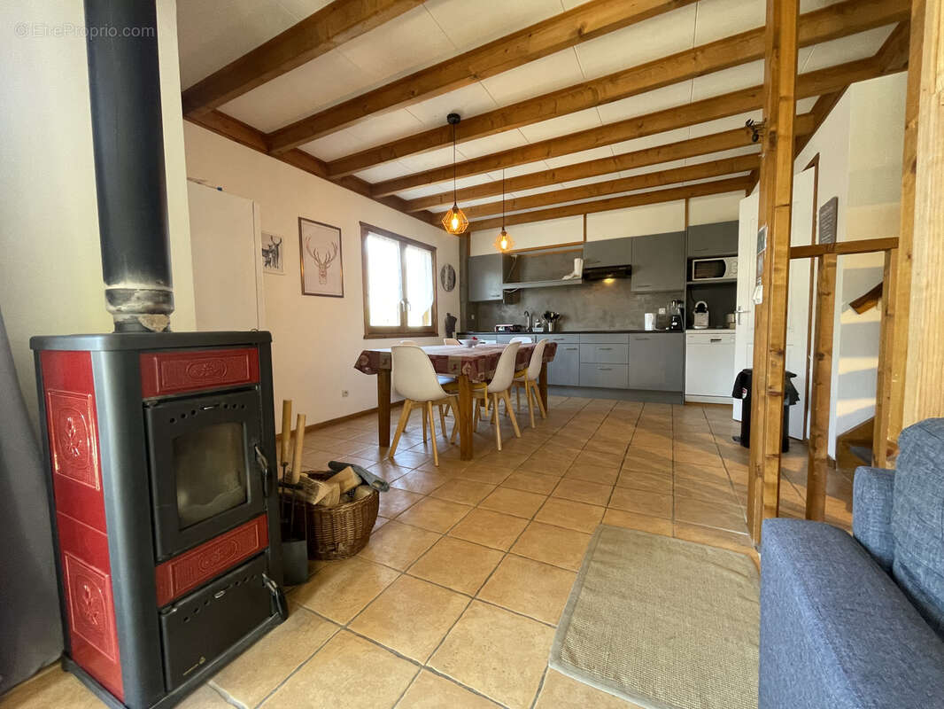 Appartement à MORILLON