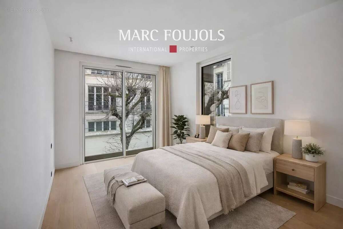 Appartement à PARIS-8E