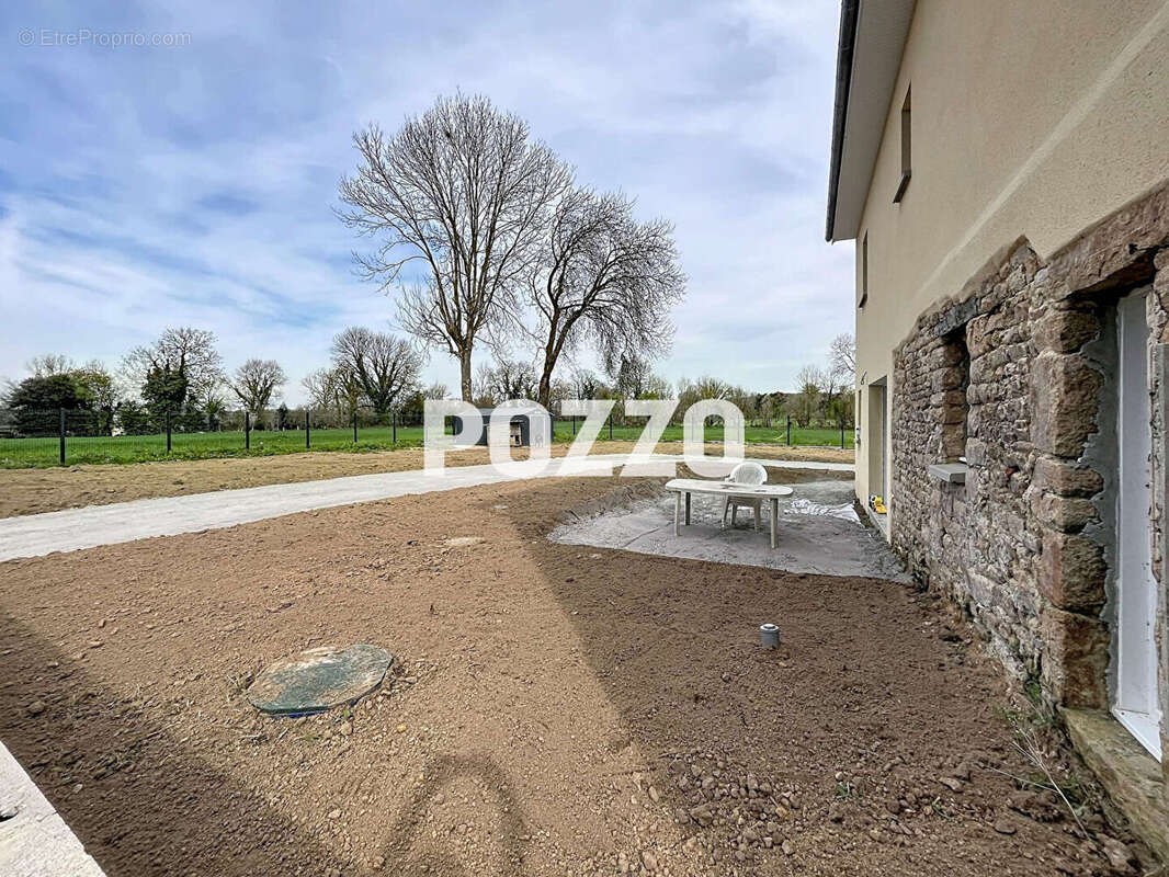 Maison à SAINT-PIERRE-LANGERS