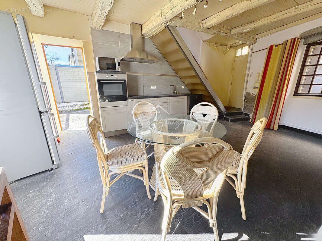 Maison à SAINT-SERNIN-SUR-RANCE