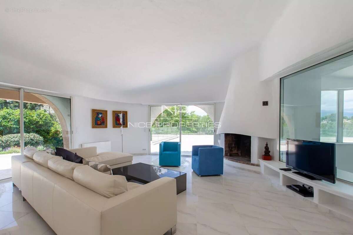 Maison à MOUANS-SARTOUX