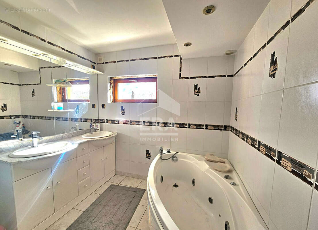 Maison à NOUVELLE-EGLISE