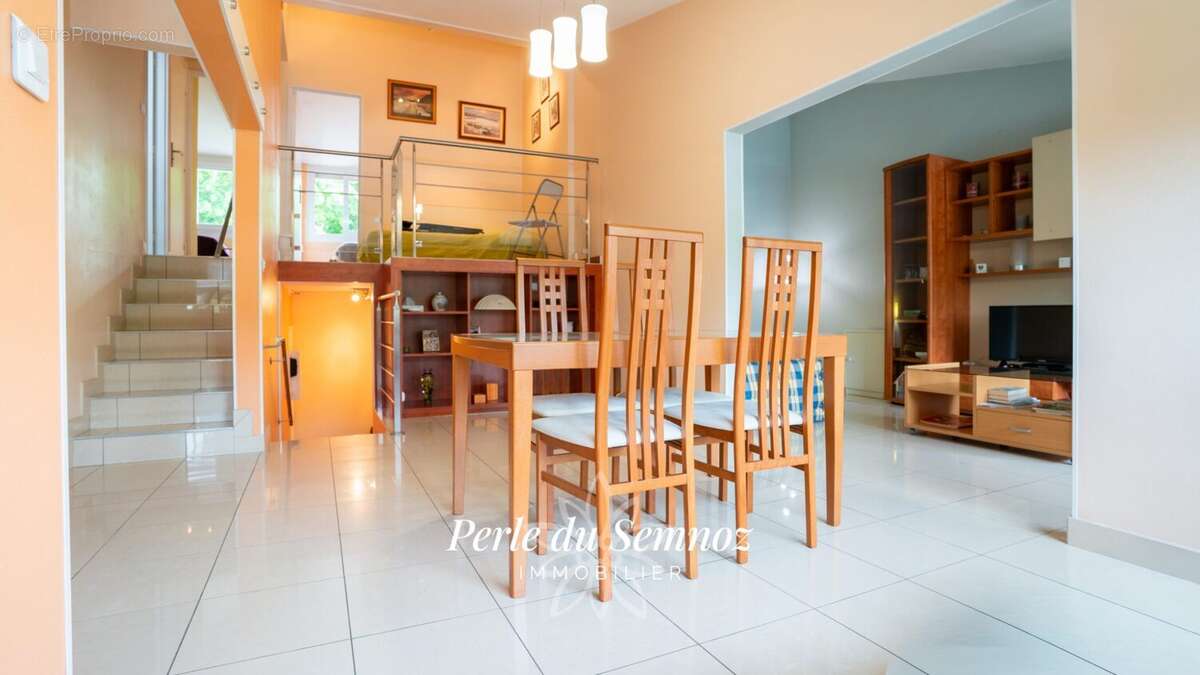 Appartement à SEYNOD
