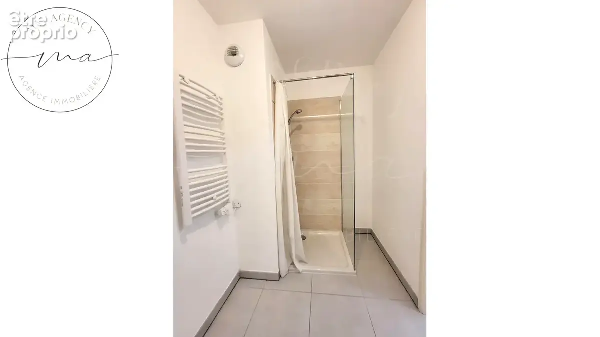 Bel appartement T2 récent centre de sète avec parking privé - photo 16