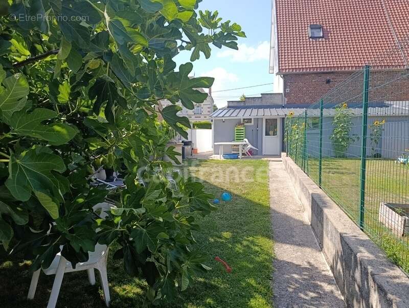 Maison à CROISILLES