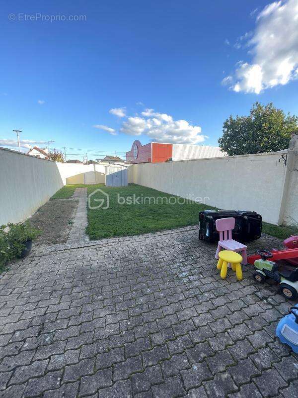 Maison à VARENNES-SUR-SEINE