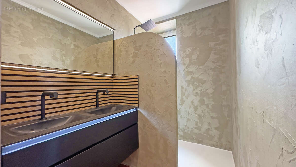 Appartement de caractère haussmannien au cœur de Hyères - photo 7