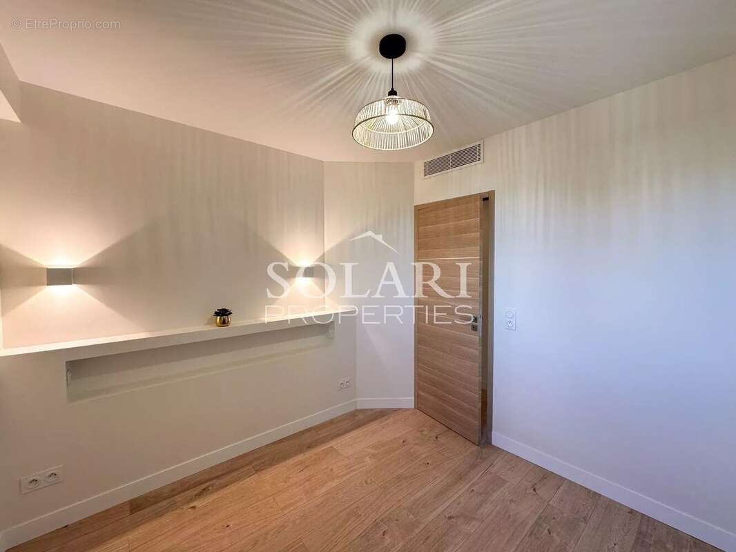 Appartement à MANDELIEU-LA-NAPOULE