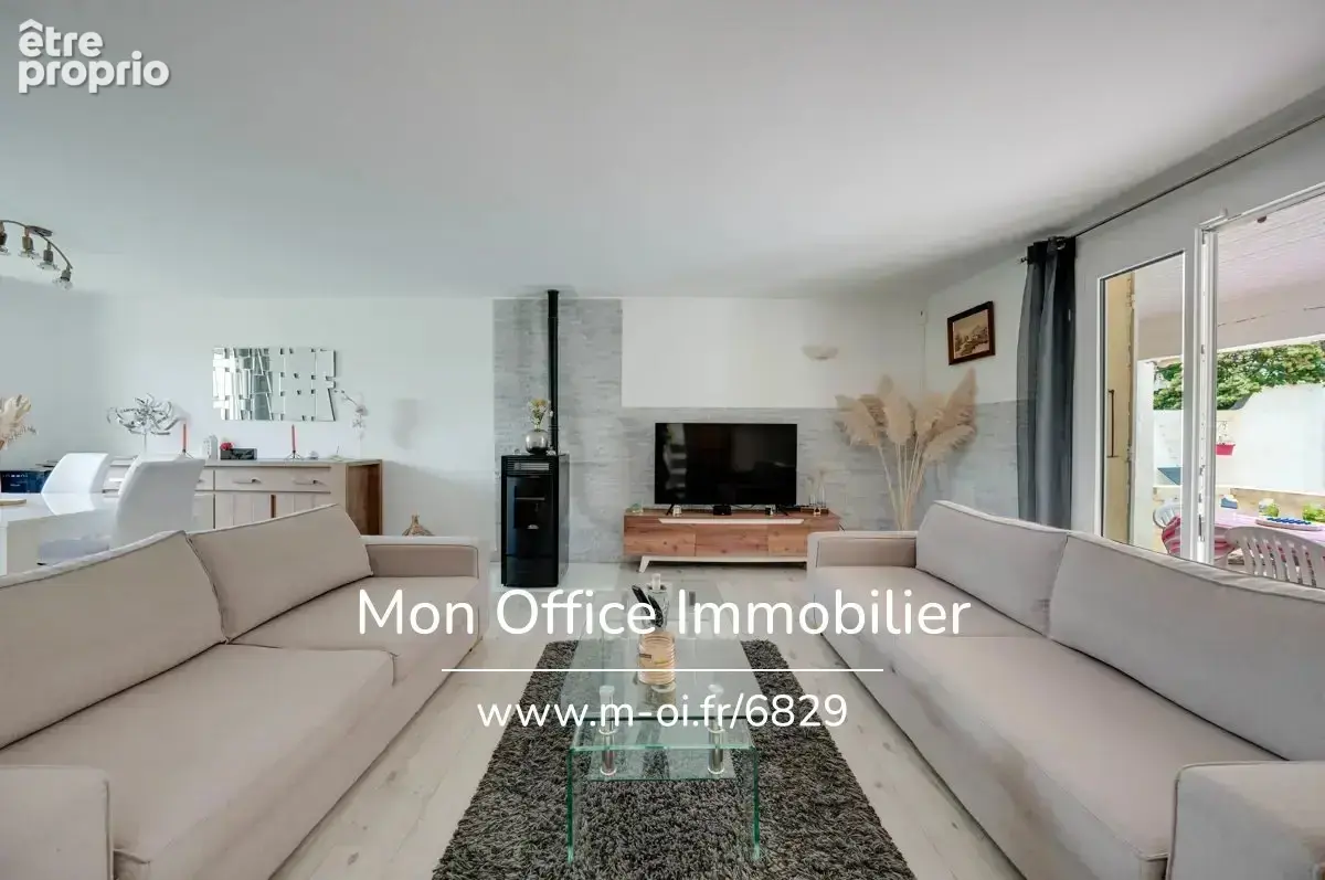 Référence : 6829-CDI - Maison de plain-pied avec piscine et espace annexe indépendant - photo 4