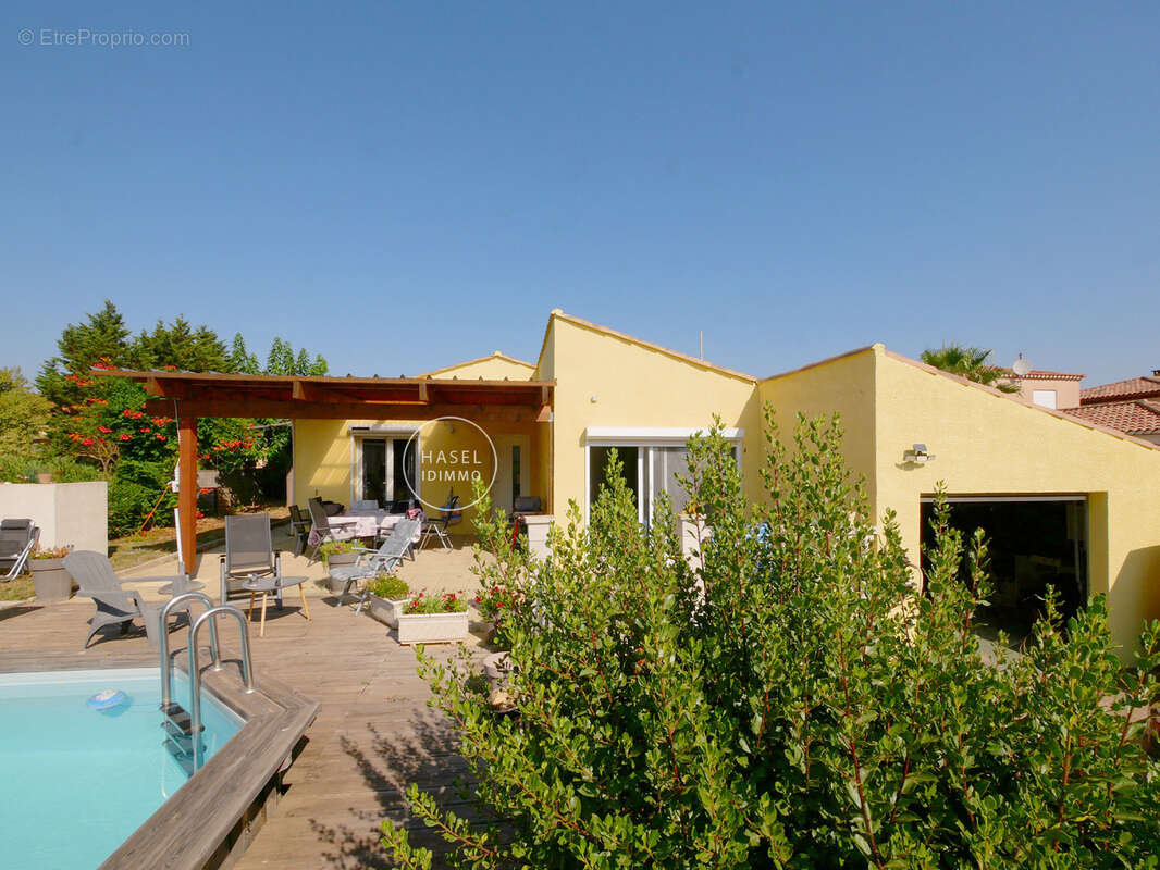 Villa en parfait état avec piscine, garage et grand jardin avec dépendance - photo 2
