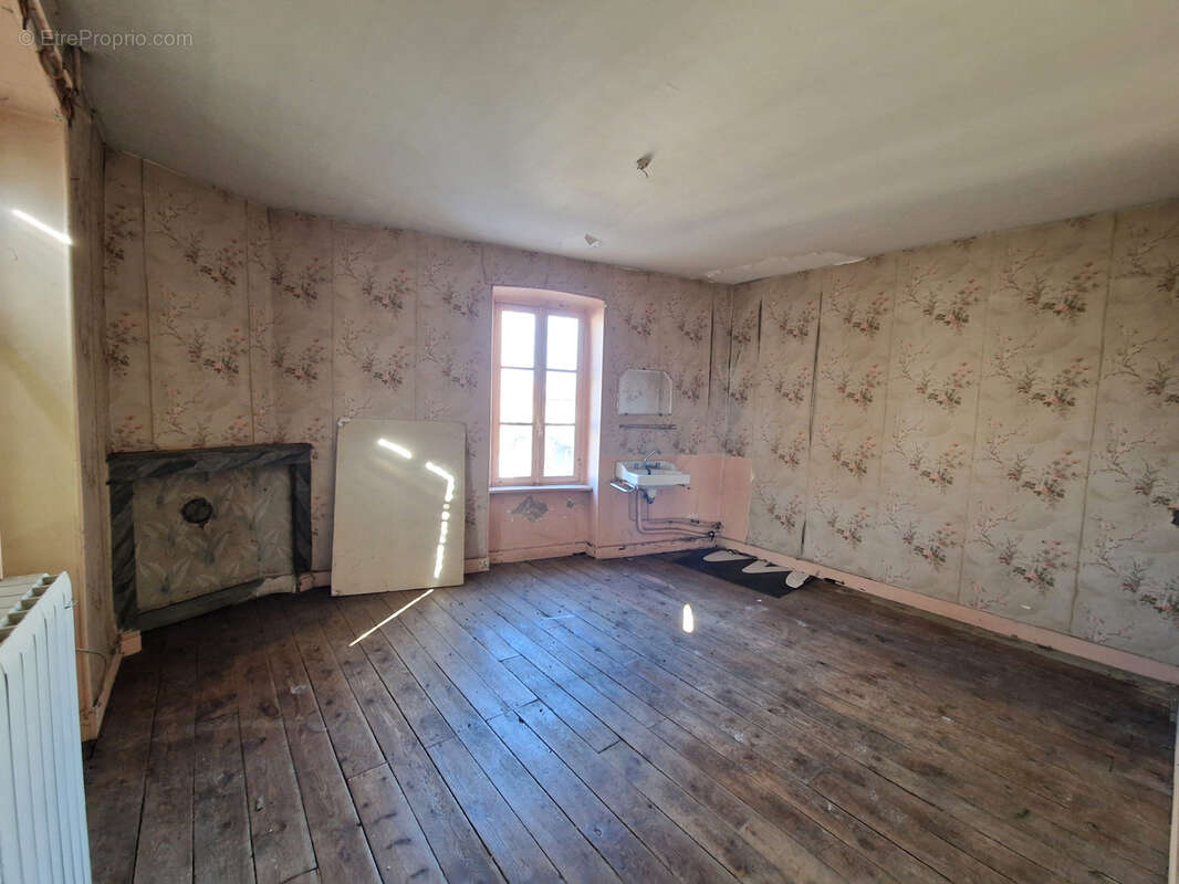 A VENDRE Ancien hôtel à fort potentiel   Emplacement stratégique RN102 - photo 14
