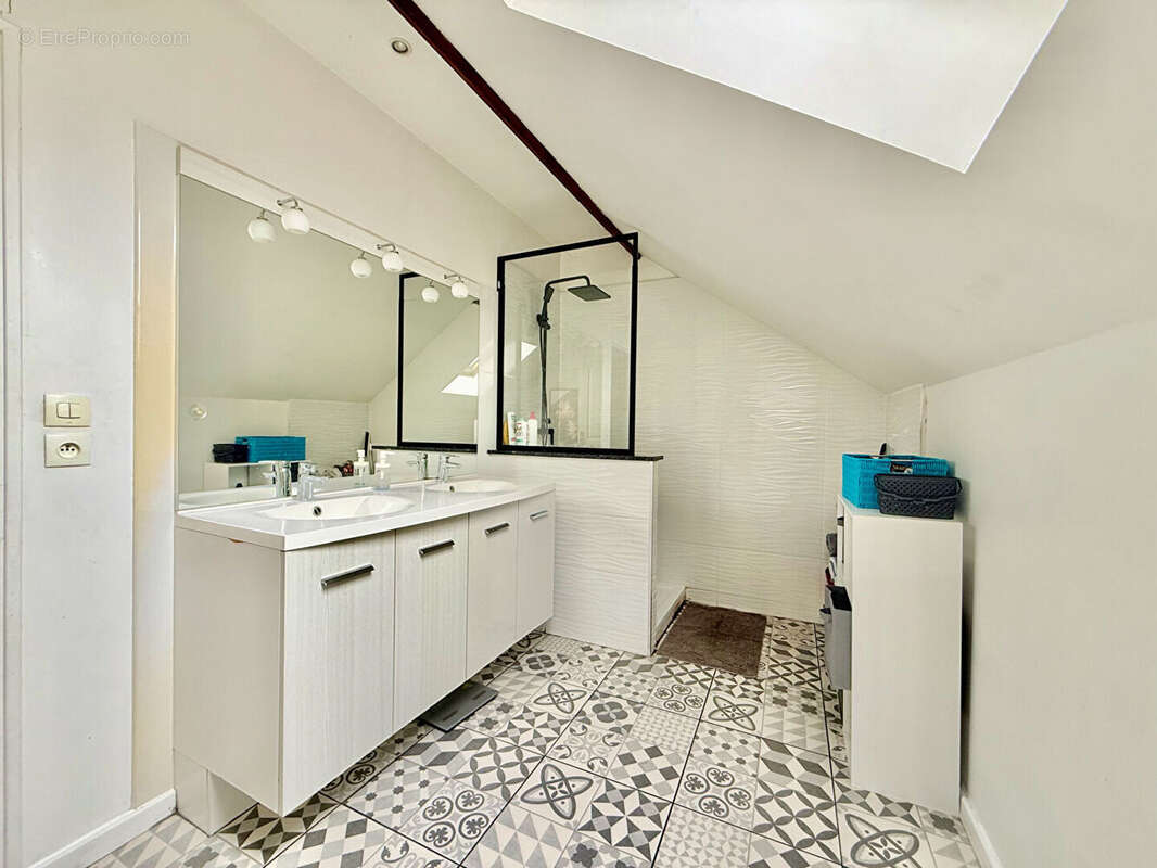 Maison à VILLECRESNES