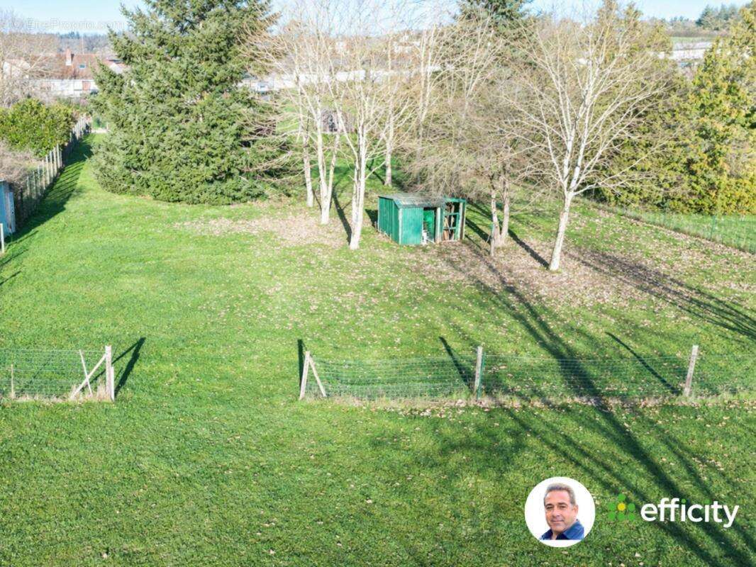 Maison à VALLON-EN-SULLY