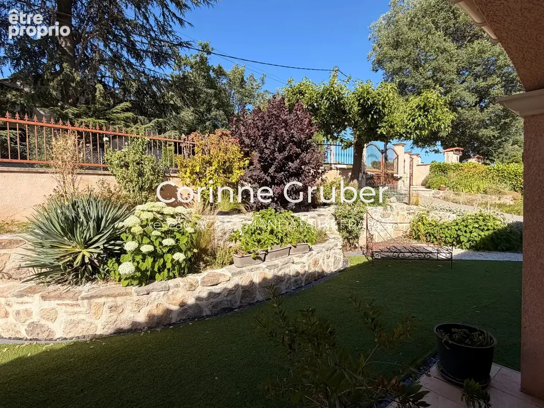 EXCLUSIVITÉ – Maison de type 4/5 de 112 m² avec garage et piscine - photo 14