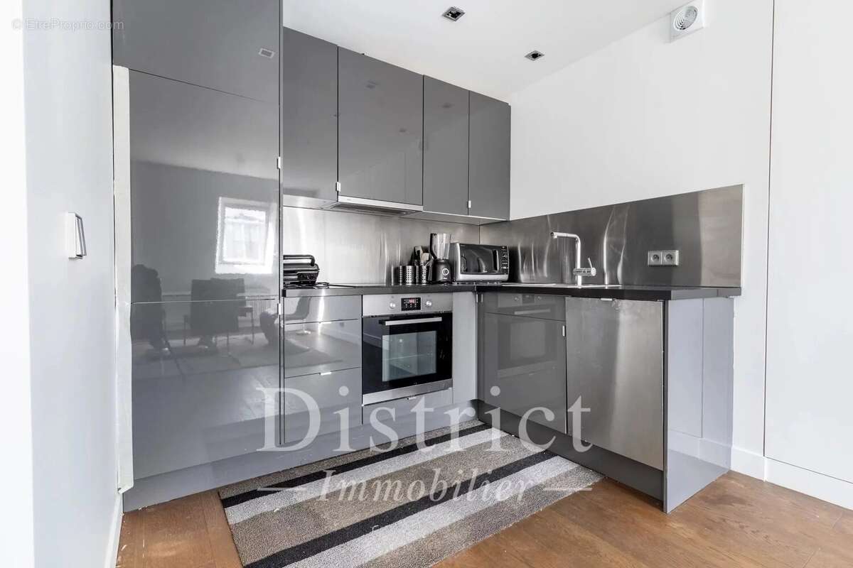 Appartement à PARIS-8E