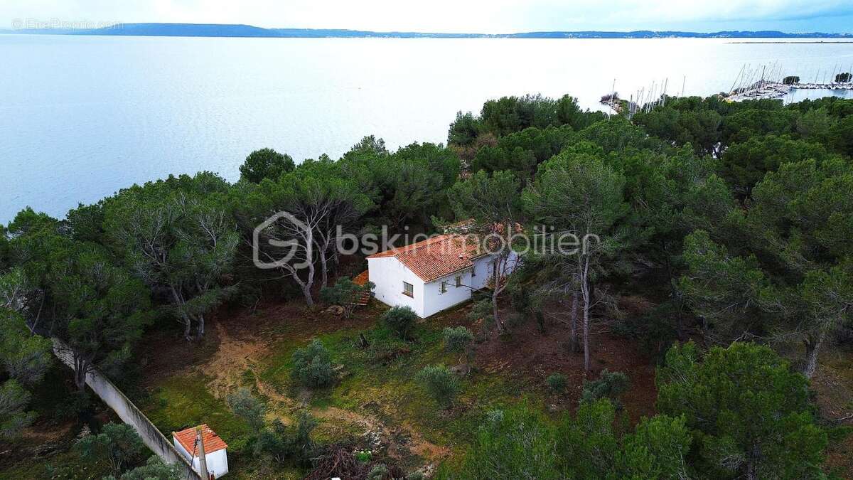 Magnifique maison sur une grande parcelle avec une dépendance et un garage , au bord  de la plage de l'étang de Berre , sur Sain - photo 4