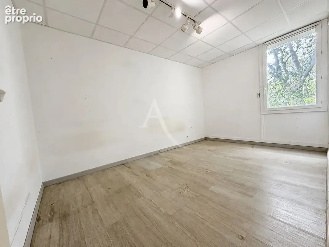 Appartement T3 en rez-de-chaussée avec balcon et vue dégagée - photo 9