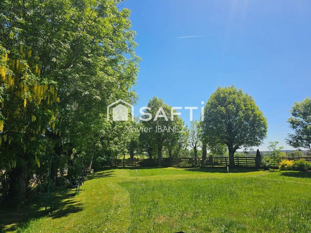 Photo 3 - Maison à SAUGUES