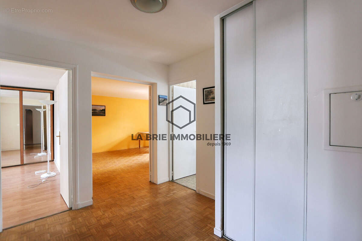 Appartement à BRIE-COMTE-ROBERT