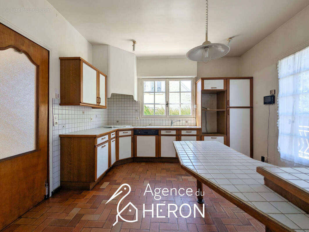 Maison 171 m² à Ormesson  - photo 7