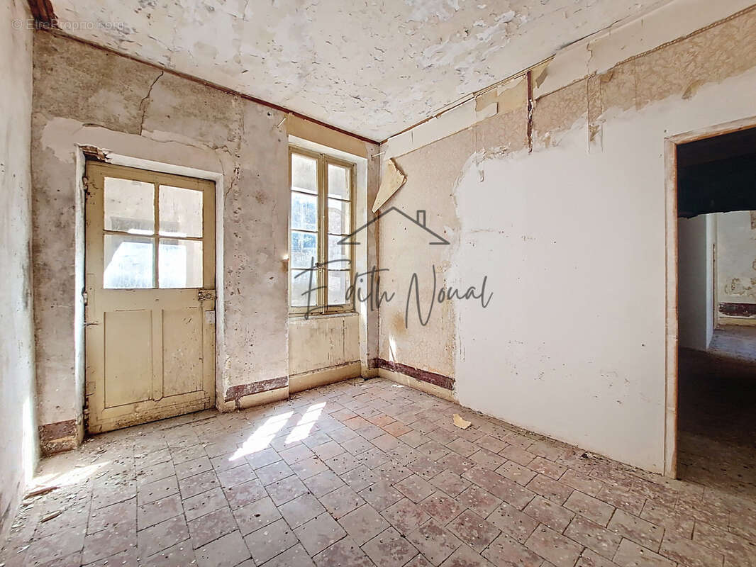Ensemble immobilier à réhabiliter - Opportunité investisseurs - Centre-ville de Millau - photo 7