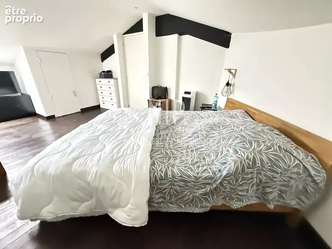 Appartement Loft  en duplex  de 121 m2 avec parking privé - photo 8