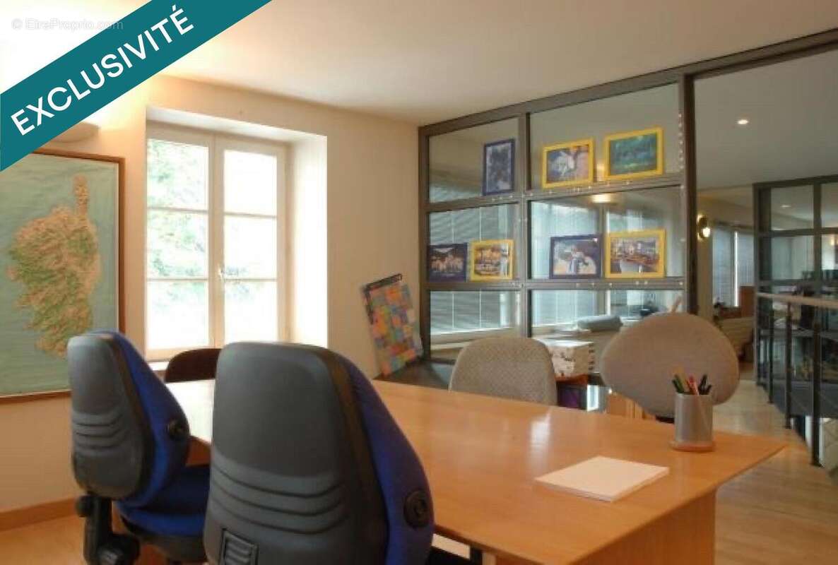 Photo 3 - Commerce à VAUREAL