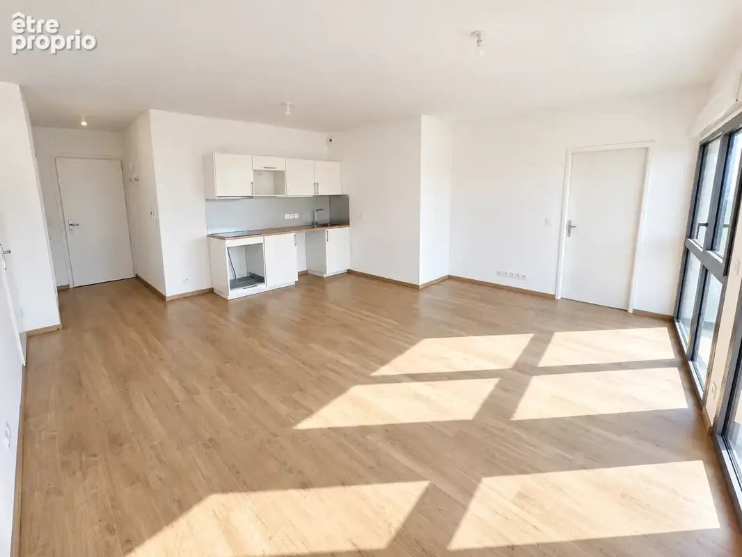 T5 avec 4 chambres, balcon et parking   Étage élevé face au pont Simone-Veil - photo 2