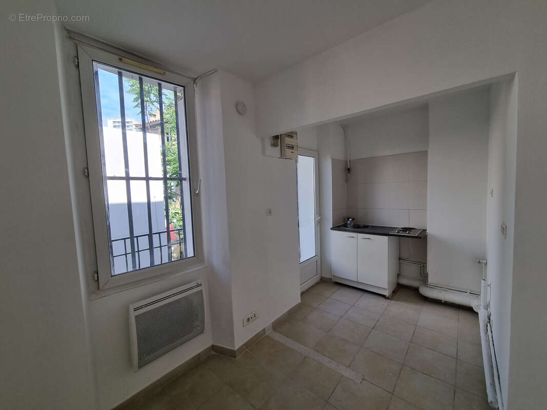 Appartement à MARSEILLE-3E