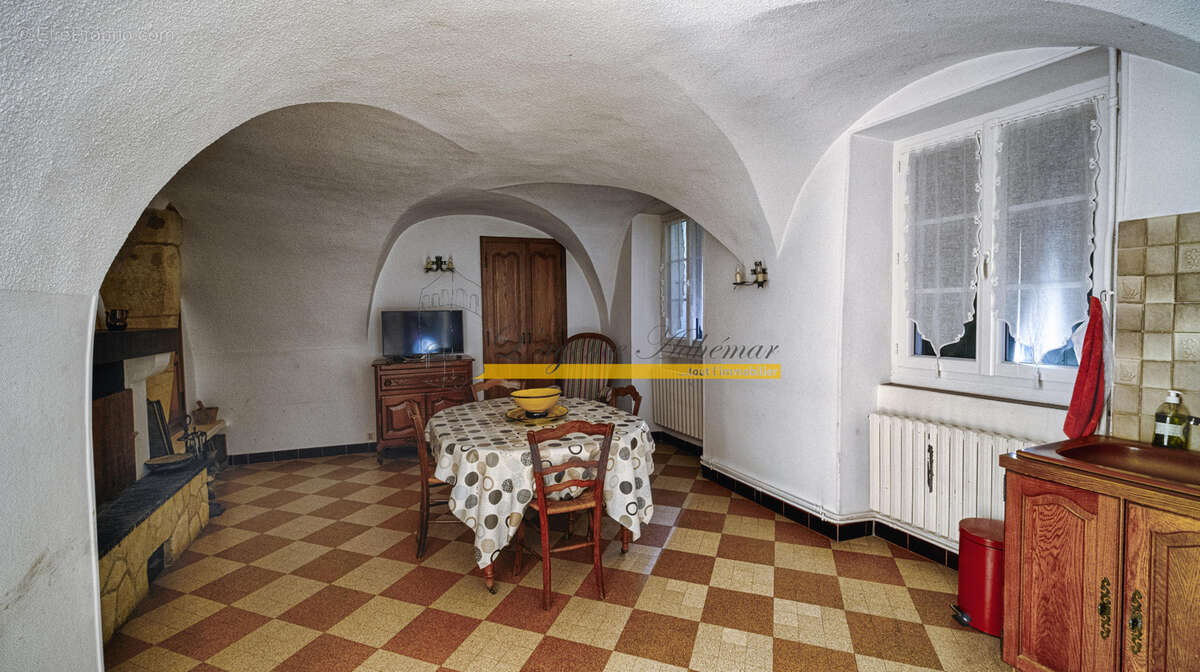 Maison à LA COUCOURDE