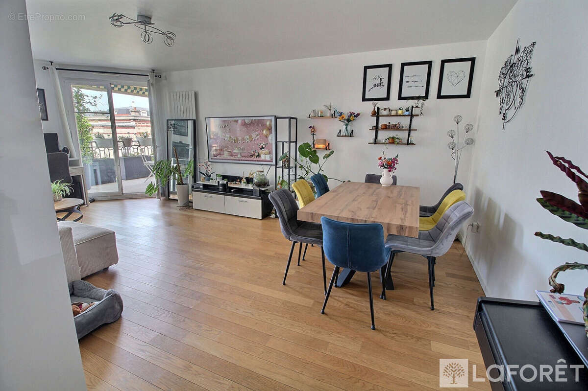 Appartement à LA GARENNE-COLOMBES