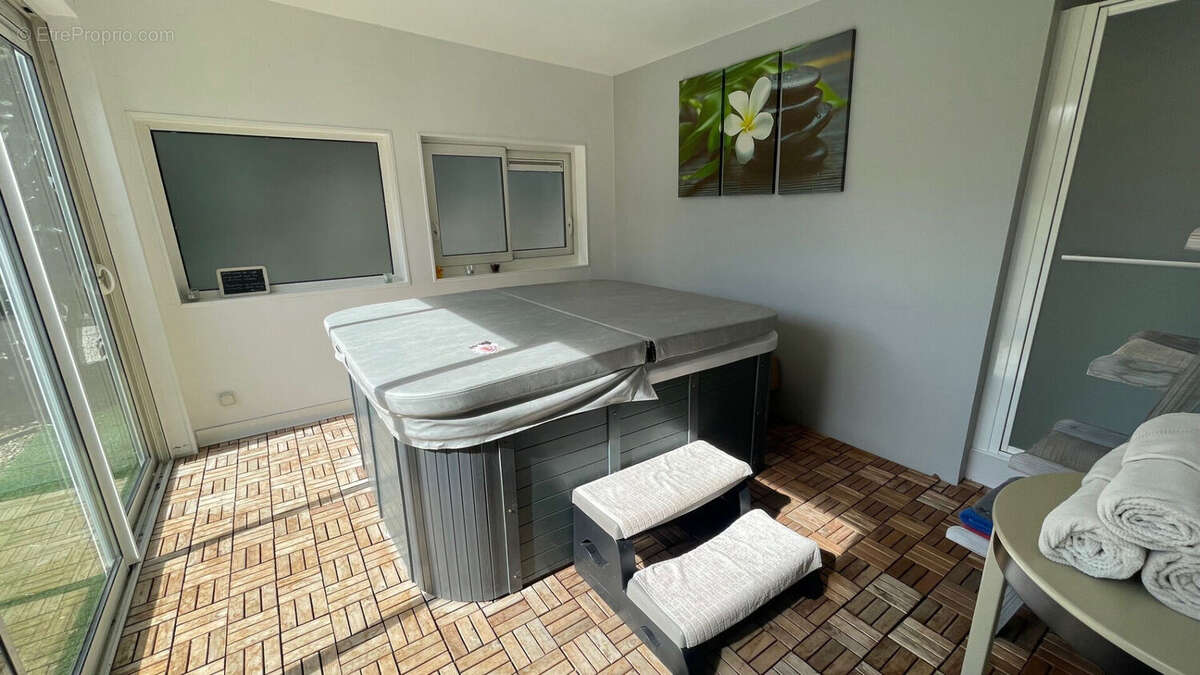 Maison à SAINT-CYR-SUR-LOIRE