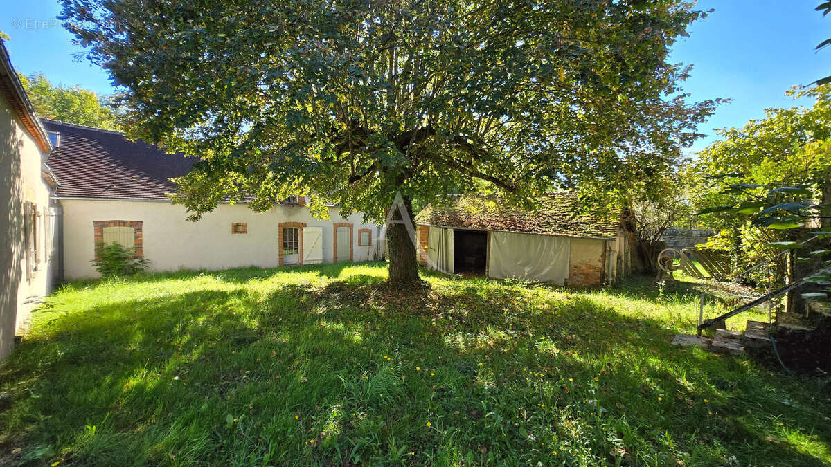 Maison à LES BORDES