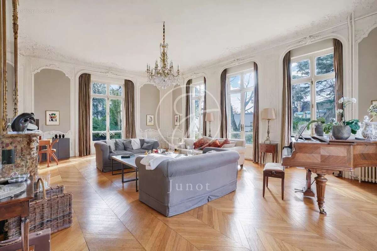 Maison à LE VESINET