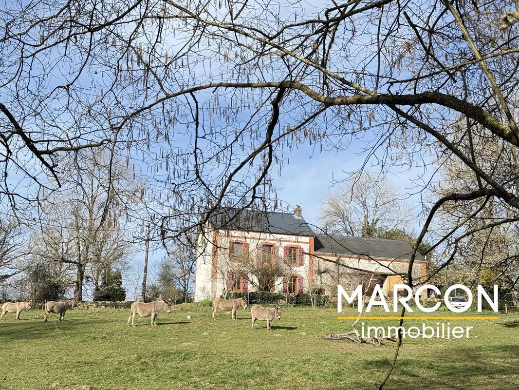 Maison à CHAMPSANGLARD