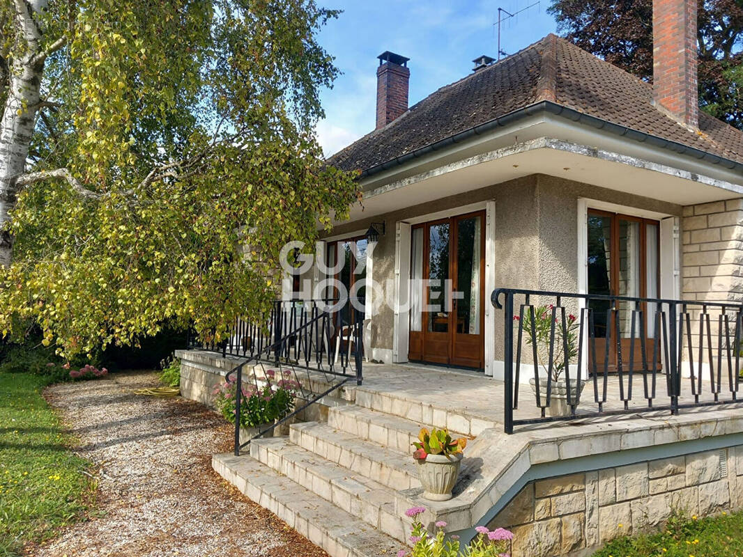 Maison à PONT-SUR-YONNE