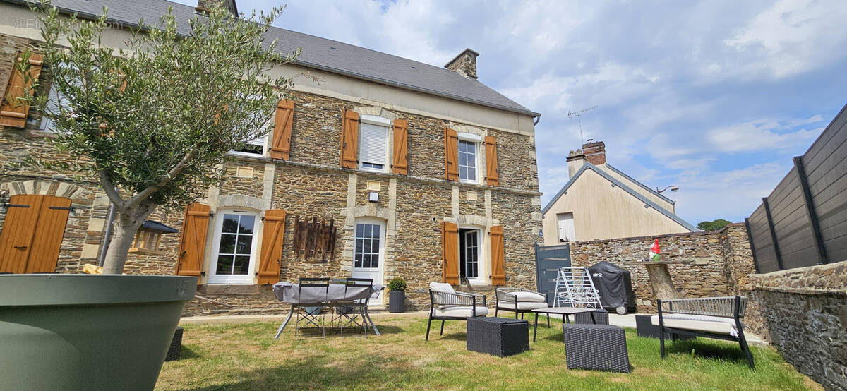 Maison à SAINT-CLAIR-SUR-L'ELLE