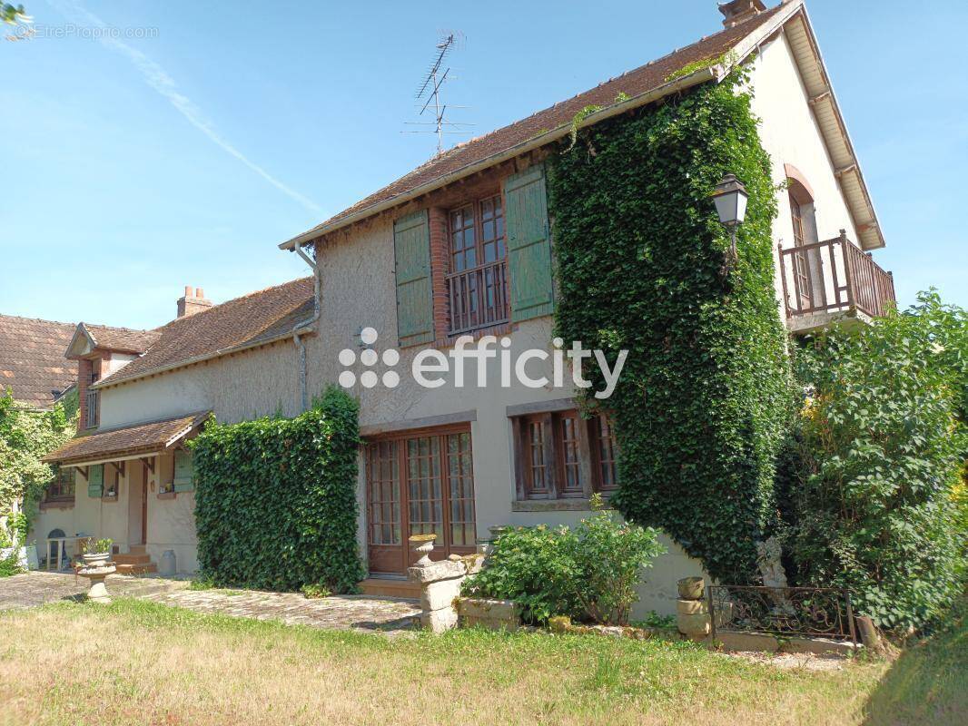 Maison à VARENNES-SUR-SEINE
