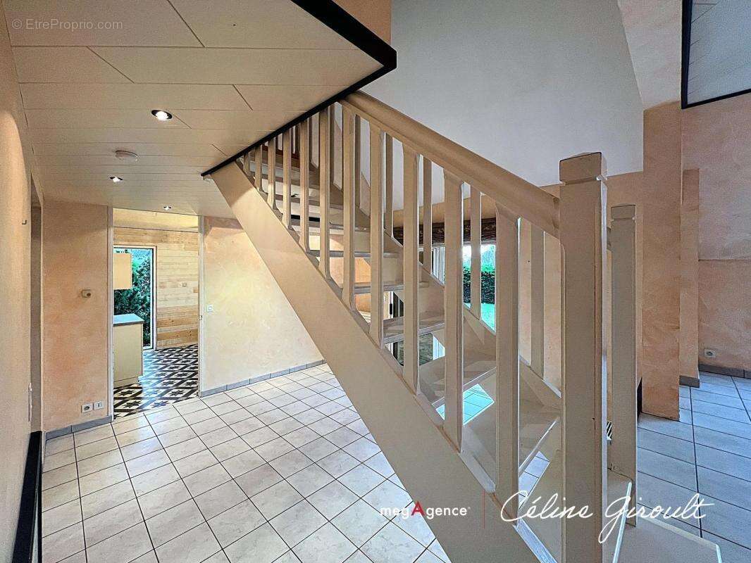 Maison à LE VAL-SAINT-PERE